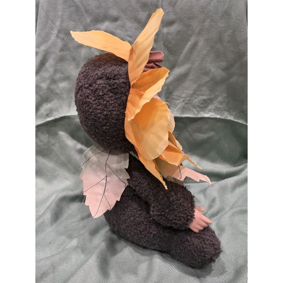 Geppeddo Cuddle Kids Porcelain Sun Flower Blossom Baby Doll - Picture 4 of 6